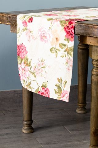 Specialty Savannah Vintage Blossom table runner